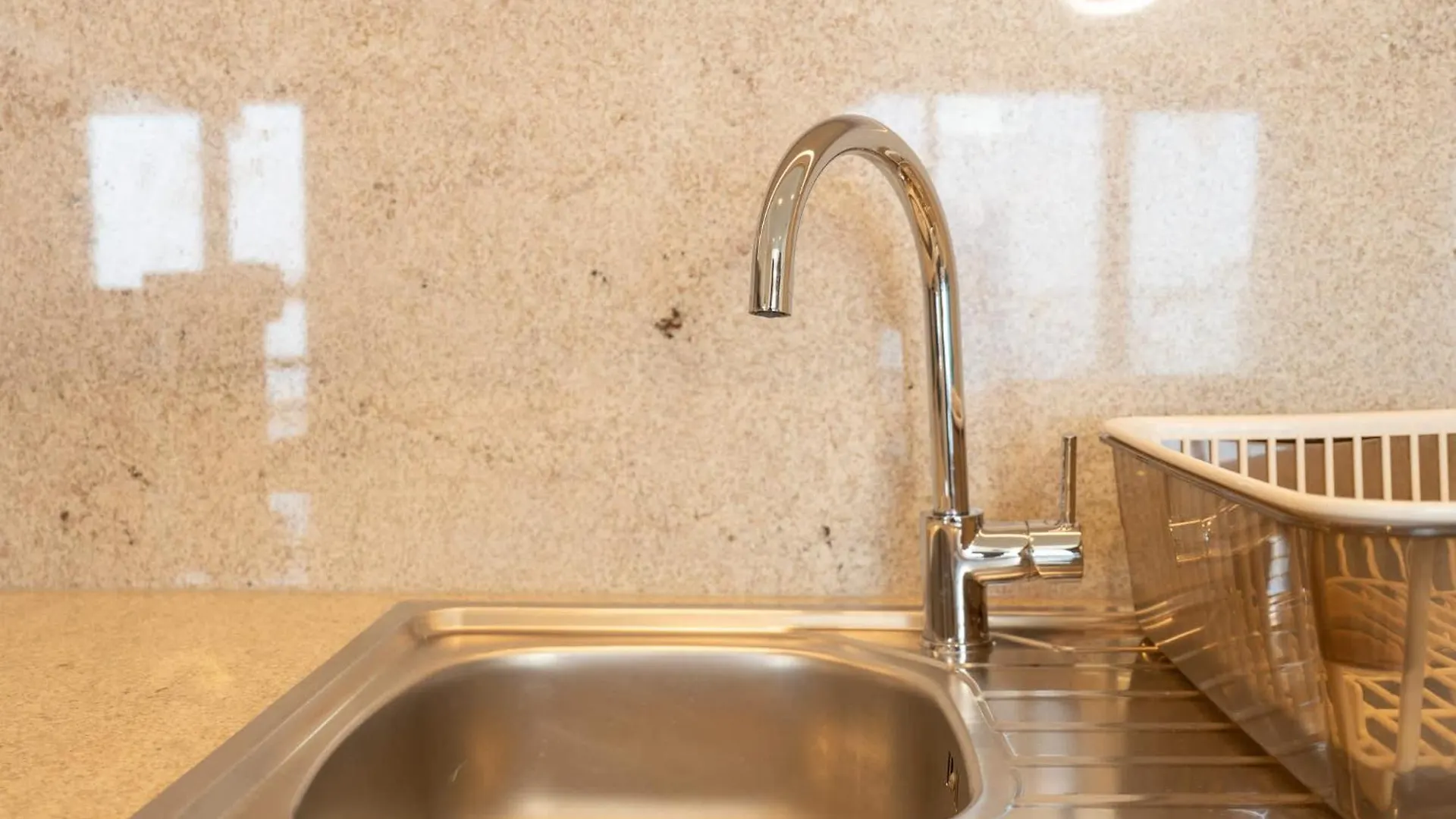 Apartamento Modern Comfort And Stylish 1-Bedroom In Downtown That Sleeps 2 Dubai Emirados Árabes Unidos