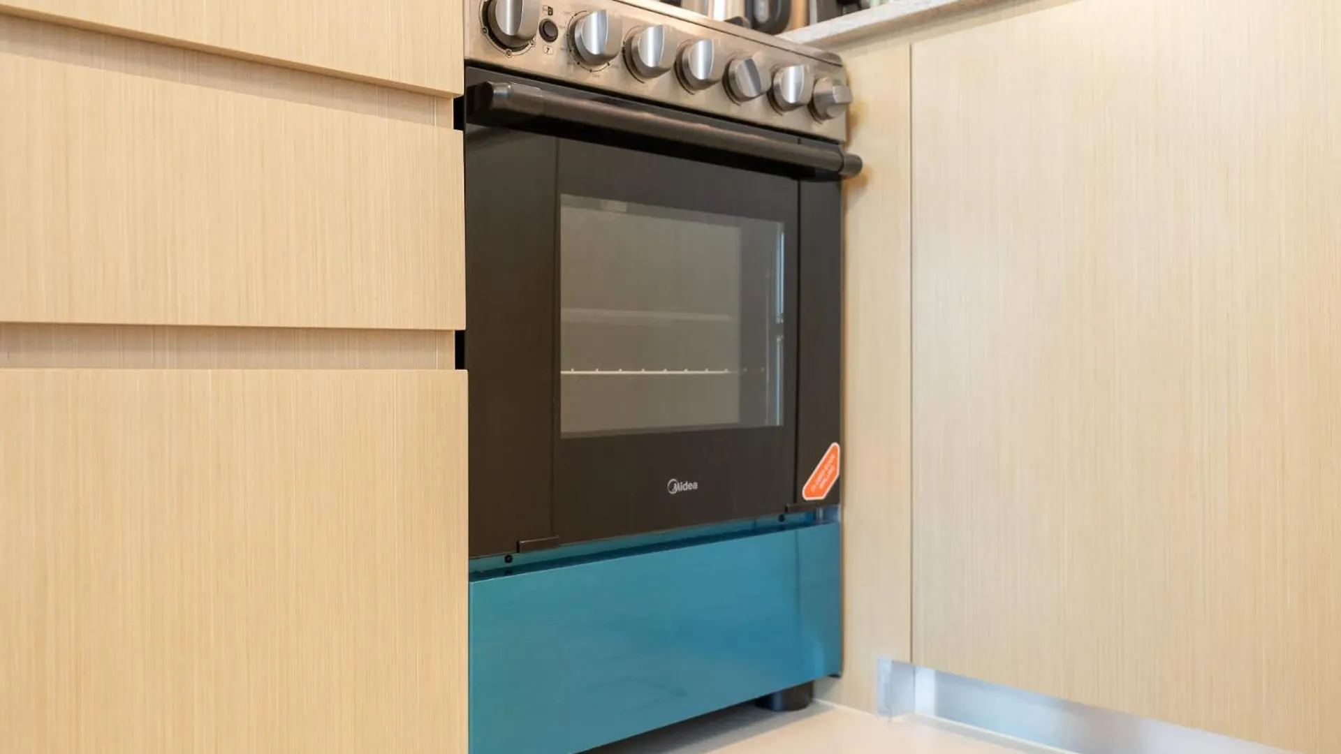 Apartment Modern Comfort And Stylish 1-Bedroom In Downtown That Sleeps 2 Dubai