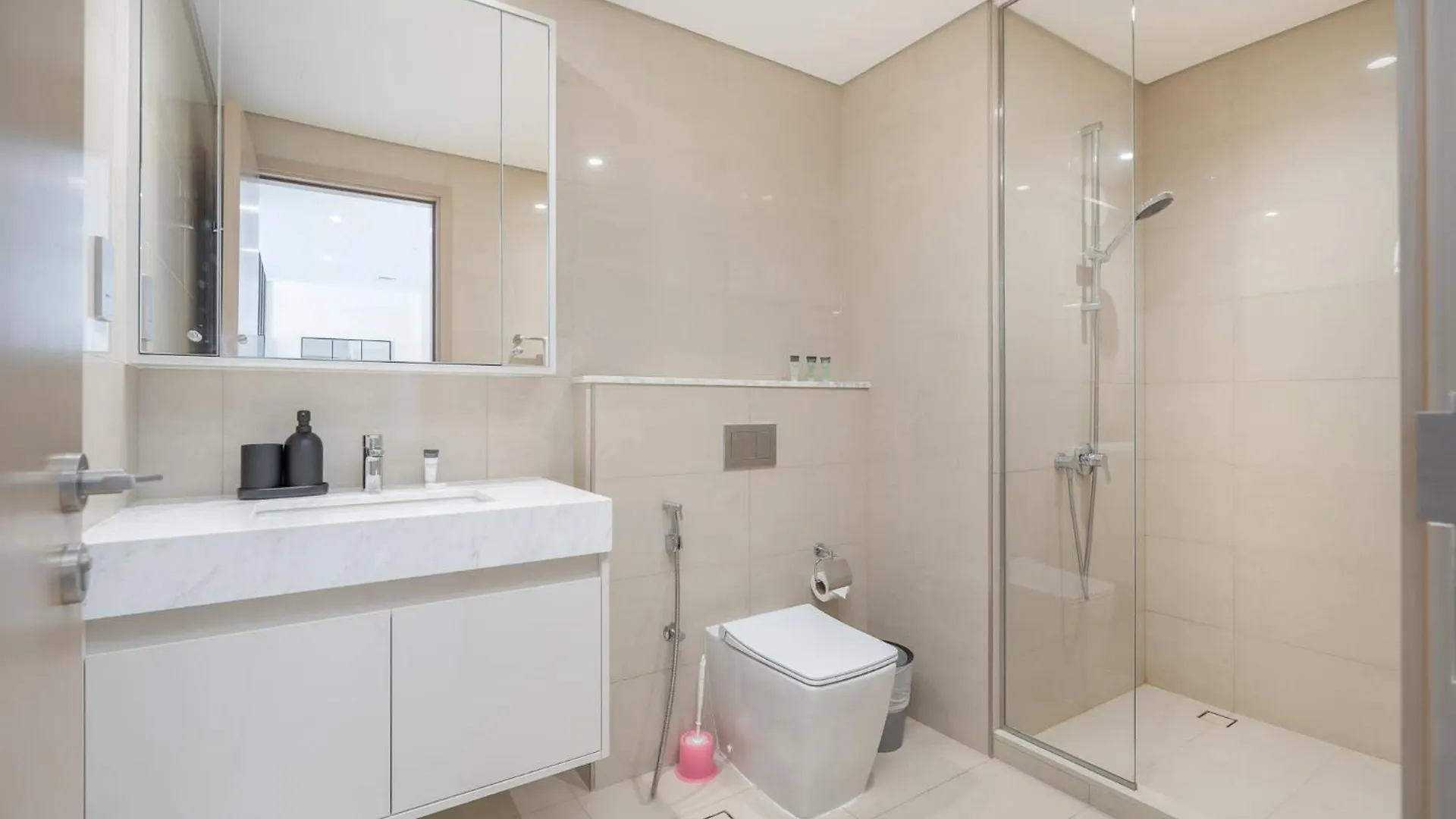 Modern Comfort And Stylish 1-Bedroom In Downtown That Sleeps 2 Dubai 0*,  United Arab Emirates