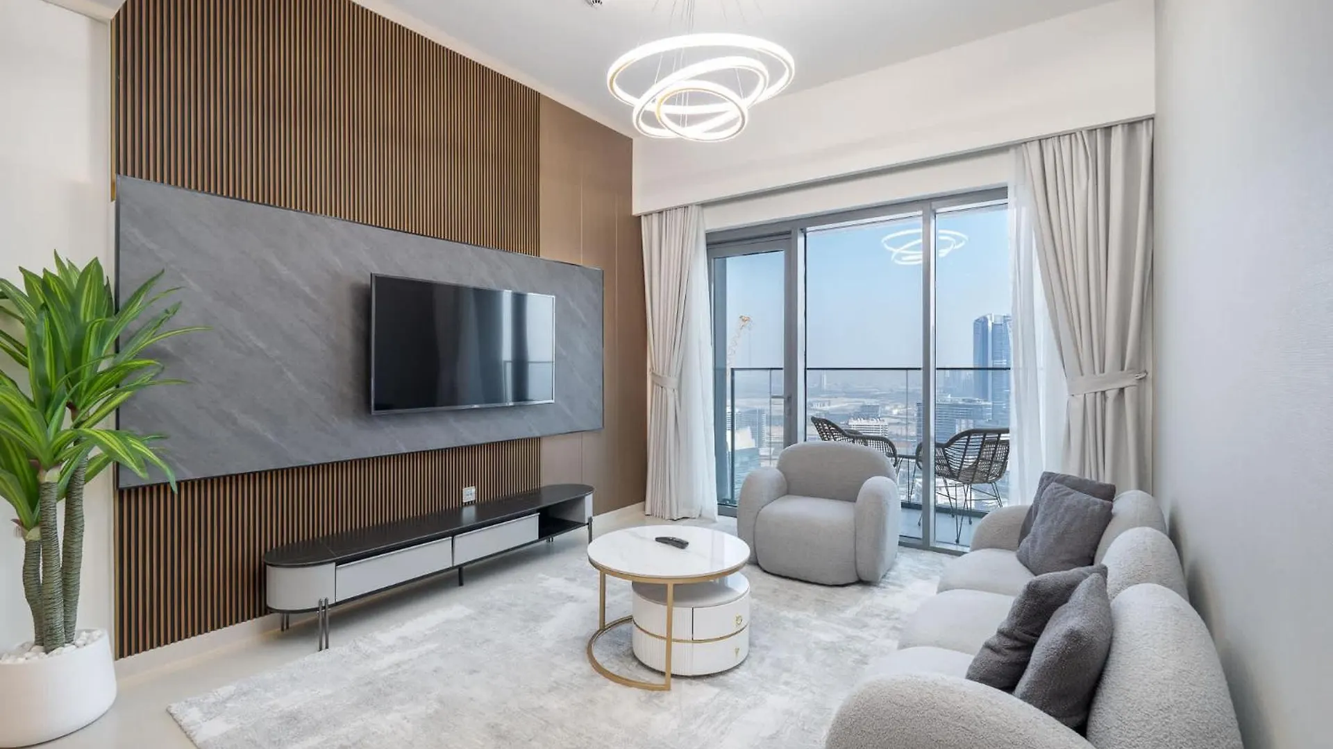 Apartment Modern Comfort And Stylish 1-Bedroom In Downtown That Sleeps 2 Dubai